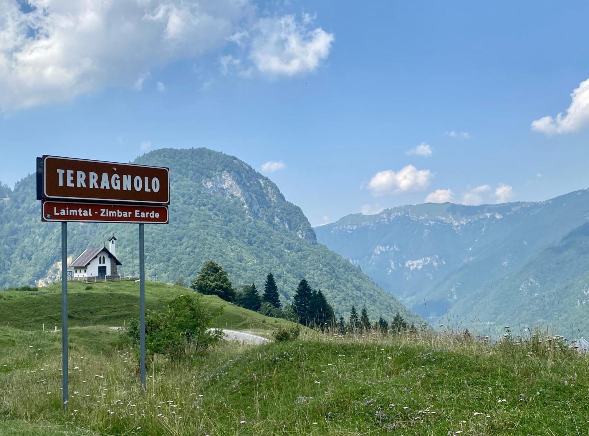 Cielo E Terra Zencheri Con Vista Panoramica Piazza (Trentino)